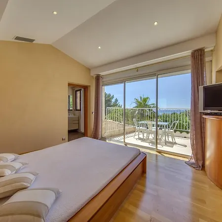 Domaine Du Mont Leuze * Villefranche-sur-Mer